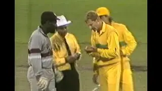 The power of Viv Richards! Peter Taylor nearly loses a digit. Aust vs WI ODI MCG 1988/89