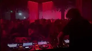 John Digweed playing Aubrey Fry Begone at E1 London