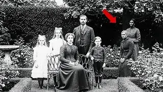This mysterious 1901 photo holds a secret that experts have tried to explain for decades