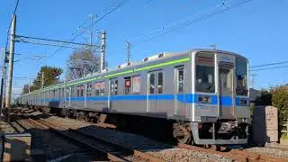 東武11635Fが2137A急行船橋行きとして江戸川台駅付近の踏切を通過するシーン