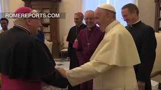 El arzobispo Welby y su esposa presentan al Papa a su nuevo representante ante el Vaticano