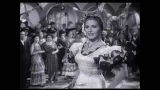 Juanita Reina -  Gloria Mairena -  06   Capote de grana y oro