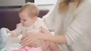 What&rsquo;s the best type of clothing for easy diaper changes?
