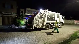 Carro do lixo se aproximando...