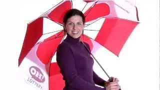 Vented folding golf umbrella