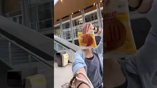 Trying the viral 10 won cheese bread from H mart in Montreal 🧀🍞 #viral #cheesecoin #10woncheese
