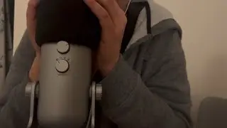 ASMR - Dolcissimo Whispering in Close Up, Mouth Sounds & Mic Scratching 🥱💜