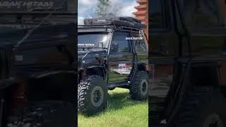 Taft dengan Rooftent dan Side Awning merk RockRack overland