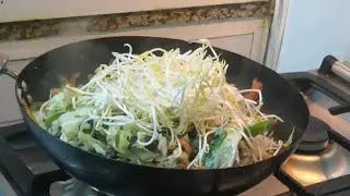 No Soy Sauce Pansit Canton/Bihon Guisado....Mas Pinas Sarap....