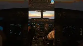 Golden Hour Cockpit Magic #cockpitview #goldenhour #sunsetflight #aviation #aircraftlovers #aircraft