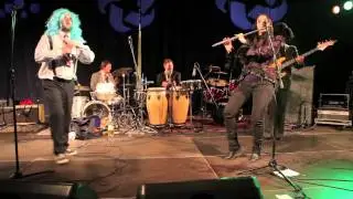 Ana Pupedan in Tinkara Kovač - Going Up The Country