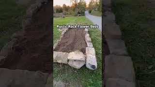 Клумбы из камня в деревенском стиле #цветы #ландшафт #скала #шорты