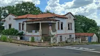 CASA ANTIGA QUE TEVE O SEU AUGE DE GLÓRIA.... HOJE É SÓ ABANDONADO E RUÍNAS. 