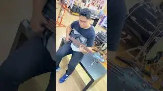 Testando o Ibanez SR300 SVM 4 cordas  #ibanez #bassplayer #contrabaixo #slapbass #slap