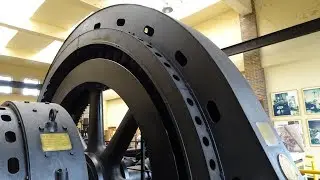 in de stroomcentrale in Izegem zit een verborgen parel verscholen grootste stoommachine in ons land.