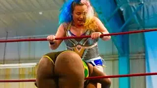 Joseline Navarro v Rhiannon Jade
