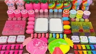 PINK vs RAINBOW PAINAAPPLE ! Mixing Random Things into GLOSSY Slime World 