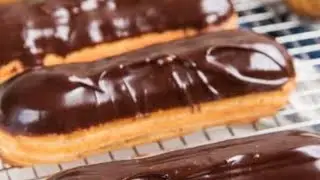 Chocolate Eclairs || Chocolate Eclairs filled with pastry cream and traditional chocolate ganache