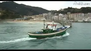 Los barcos pesqueros desaparecen poco a poco de los puertos vascos
