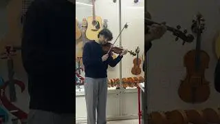 Mi fingo un violinista principiante in un negozio si strumenti #prank #scherzo