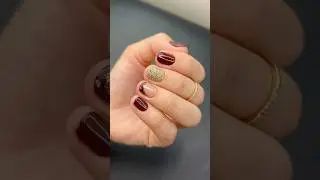Olha essa decora&ccedil;&atilde;o de unha com glitter! #unhas #nail #nailart #nailtutorial #esmalte