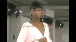 Beverly Peele On The Runway - Bill Blass Spring/Summer 1993