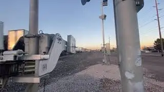 **TRAIN MEET** Steves Boulevard Railroad Crossing, Flagstaff, AZ (video 1)
