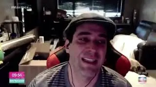 Andr&eacute; Marques n&atilde;o segura a emo&ccedil;&atilde;o ao falar de Tom Veiga, int&eacute;rprete do Louro Jos&eacute;