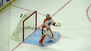 Michal Neuvirth in action during the Flyers @ Senators hockey game
