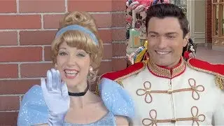 [Crowded] Cinderella and Prince Charming's greeting (Tokyo Disneyland)