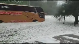 Una tormenta descarga 5.000 toneladas de granizo y paraliza la ciudad de Tarija