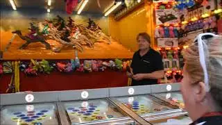 Kamelenrace, de balle vassss    t en rollen maar.  www.leidseglibber.nl