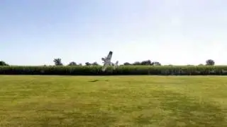 flying extra 300 acro plane - finaly land on roof save ;) - easyfly3 flightsimulator
