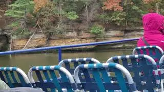 Осенняя листва на реке Висконсин