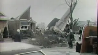 Man describes moment Chicago jet crashed into his home