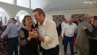 SZCZĘŚLIWA ZAKOCHANA MARYSIA na parkiecie z nowo poznanym partnerem przy fajnej muzyce Kapeli KROKUS