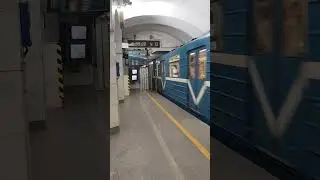 81-717/714 Номерной уезжает с Площади Александра Невского-2