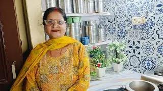 Akshita upadhyay is live ( rajasthani food vlog ) gatte ki sbji salad,roti,red chutney (with mummy)