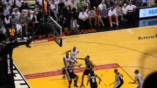 Tim Duncan rebounding