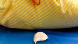 Alho embaixo do travesseiro pra pessoa te procurar apaixonado