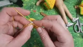 плавочки для куклы спицами