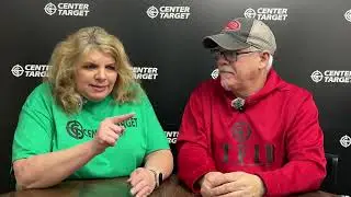 Давайте поговорим о женской группе Guns & Roses здесь, в магазине Center Target.