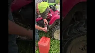 best way to siphon gas #mechanic #viralvideo