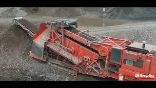 Unieke GIPO zeefmachine in combinatie met GIPO 150 breker in actie!