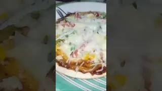 No oven no microwave aaj hum banayenge pizza recipe pen pizza 🍕 recipe