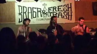 ATRAKO A MANO ARMADA. 