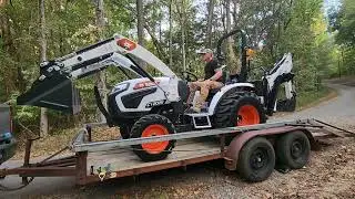 Трактор Bobcat CT2025 + экскаватор-погрузчик и фронтальный погрузчик &mdash; помещается в 16-футовый пр...