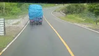 Menikmati keindahan danau Singkarak di hari hujan Trip MPM Bukittinggi menuju jakarta