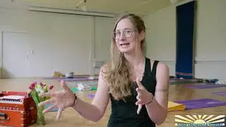Jana an der Yoga University Villeret