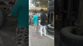 Truck collapse in fully loaded sugercane tractor